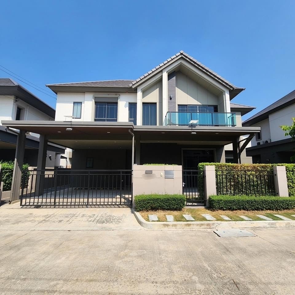 For SaleHouseChaengwatana, Muangthong : House for sale, Bangkok Boulevard Chaengwattana 2, Soi Thai Chamber of Commerce, Chaiyaphruek Road, area size 60.1 sq m., 248 sq m., 3 year old house, 5 bedrooms, 4 bathrooms, house facing south. Built-in furniture