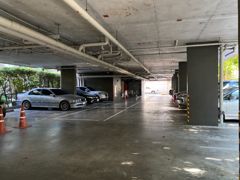 For RentCondoPathum Thani,Rangsit, Thammasat : Parking for rent  Ucampus Condo, Rangsit-Muang Ake  1,500 baht per month  Near Rangsit University, Future Park Rangsit