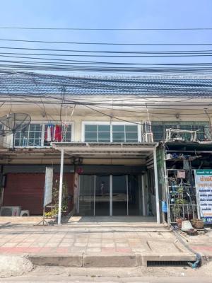 For SaleShophouseBang kae, Phetkasem : Urgent sale, newly renovated commercial building, next to Bang Khae Road 14, through Kanchanaphisek Road 8.