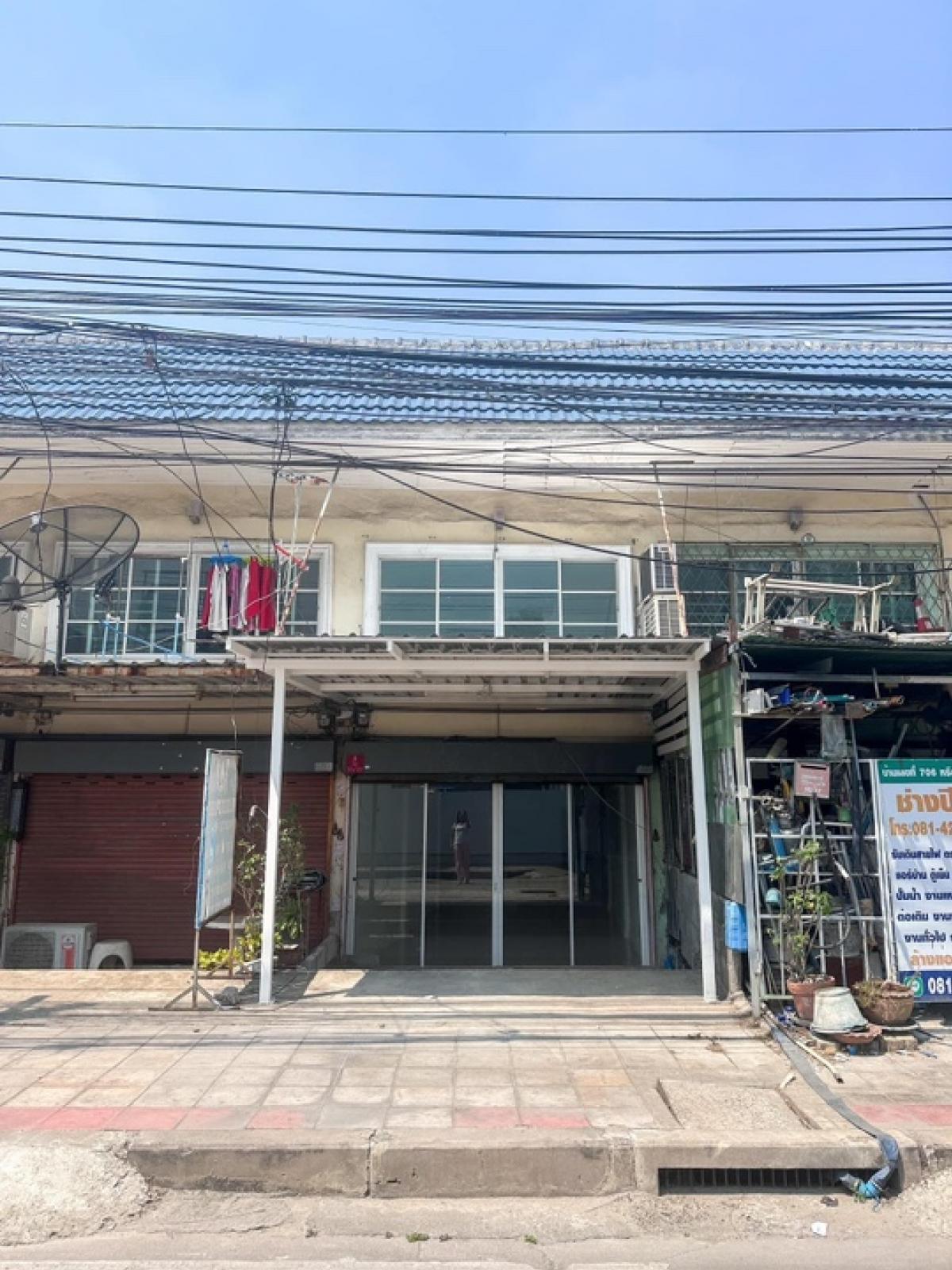 For SaleShophouseBang kae, Phetkasem : Urgent sale, renovated commercial building, on Bang Khae Road 14, through Kanchanaphisek Road 8