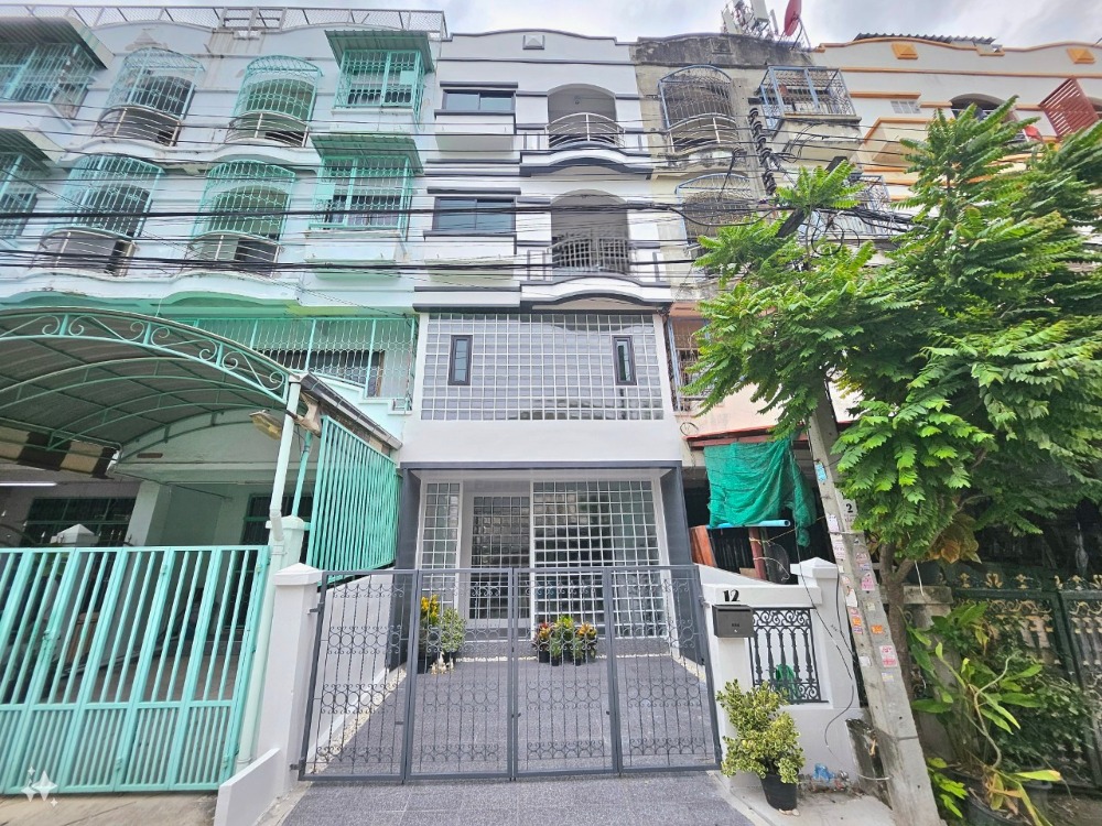 For SaleTownhouseRathburana, Suksawat : 4-story townhome for sale, about 100 meters from the entrance of Soi Phutthabucha 38, renovated, ready to move in‼️