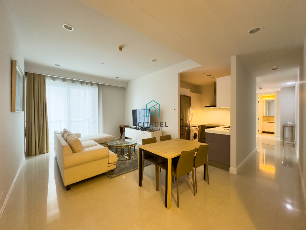 For RentCondoWitthayu, Chidlom, Langsuan, Ploenchit : Q Langsuan - Nicely Furnished 2 Beds Condo for Rent!