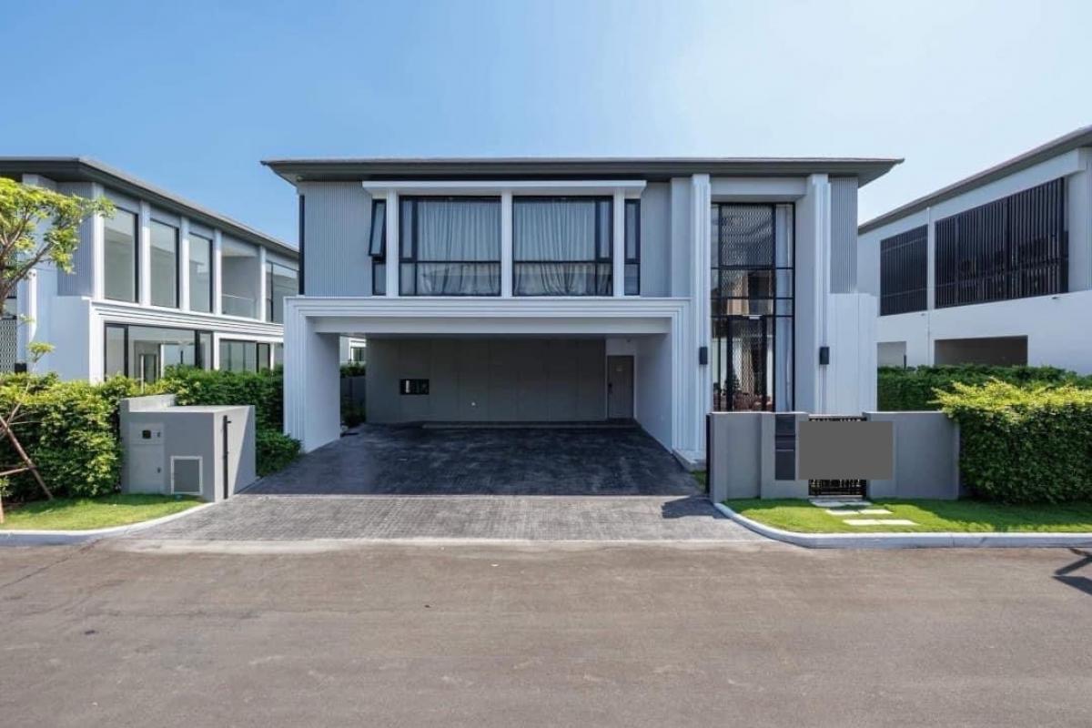 For RentHouseLadkrabang, Suwannaphum Airport : 🌟For rental Detached House Belgravia Exclusive Pool Villa. Bangna - Rama 9. 2 storeys 4 bedrooms/5 bathrooms. Having private swimming pool. Fully furnished and nicely decorated. 🔑Rental Fee 250,000 THB /Month