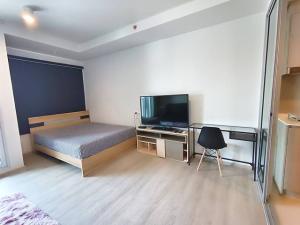 For RentCondoPinklao, Charansanitwong : Condo for rent, Ideo Charan 70 - River View, 18th floor, size 27 sq m., river view, pool view, near MRT Bang Phlat.