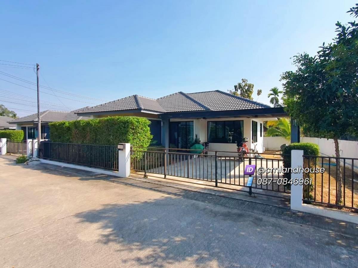 For SaleHouseChiang Mai : Beautiful house 65 sq m. with furniture, near Central Festival 9 km., near San Sai Kao Road 500 m., before Pa Mueat Market 800 m.