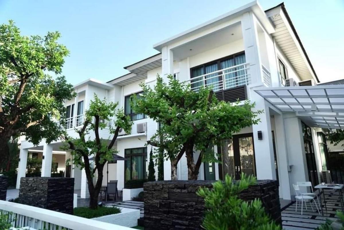 For RentHouseLadkrabang, Suwannaphum Airport : Luxury house for rent, Perfect Master Piece, Phase 1, 6 bedrooms, 6 bathrooms, can be changed according to the tenants wishes, 4-6 bedrooms, free, no additional costs. Please inform us. Lat Krabang Road, Pachio.