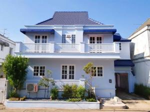 For RentHouseMin Buri, Romklao : 2-story detached house for rent, Forest Park Village, Minburi, empty house.