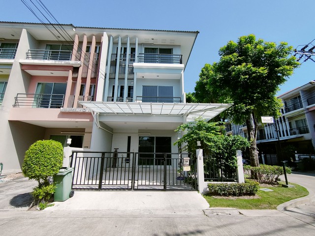 For RentTownhouseRama 2, Bang Khun Thian : 3-story townhome for rent, Vista Park Village, Rama 2, corner unit, with furniture.