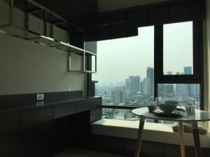 For RentCondoSukhumvit, Asoke, Thonglor : Rhythm sukhumvit36-38 1 bedroom, 1 bathroom, size 34 sq m., beautiful room, rental price 22,000 baht/month.