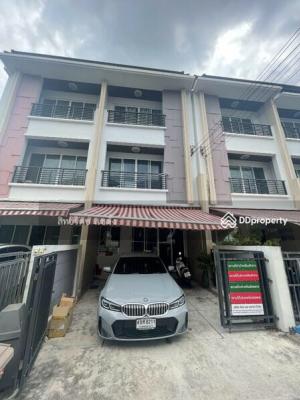 For SaleTownhouseChokchai 4, Ladprao 71, Ladprao 48, : House for sale in the middle of the city, Lat Phrao 71, Nakniwat 34, built-in additions, good feng shui.