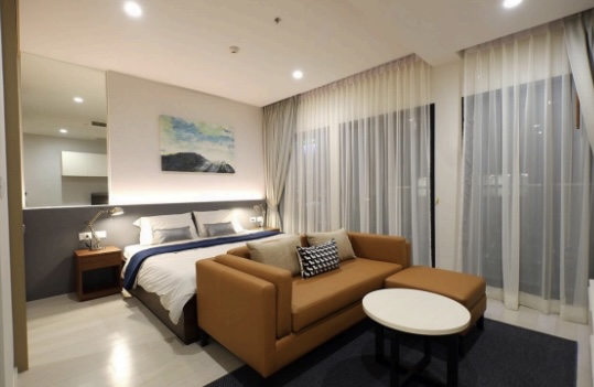 For RentCondoWitthayu, Chidlom, Langsuan, Ploenchit : Ns: Noble Ploenchit 🏙️🌟 Luxury condo for rent! Live in the heart of Bangkoks business district, just 200 meters from BTS Ploenchit 🚇 Enjoy incredible city views from a fully furnished, high-floor 1-bedroom apartment 🛋️🌆