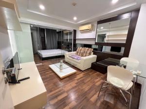 For RentCondoNawamin, Ramindra : Condo for rent, Parc Exo, Kaset-Nawamin Road, beautiful room, complete with furniture and electrical appliances. If interested, contact 096-149-5654.