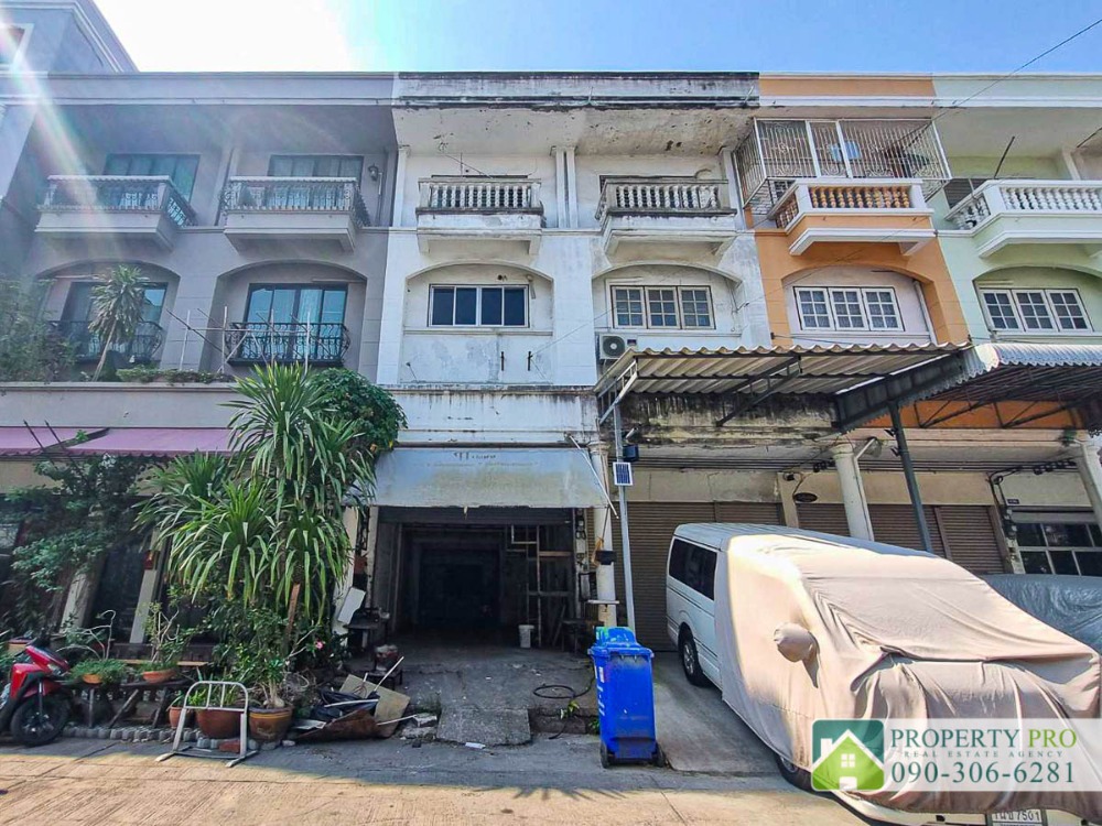 For SaleShophouseSukhumvit, Asoke, Thonglor : MJ24S-003 Commercial Building for Sale Dan Samrong 11, area 16 sqw 192 sqm Near MRT Si Dan, Si Thepha, Srinakarin, Theparak