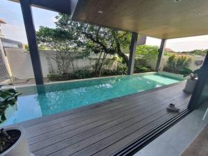 For RentHousePattanakan, Srinakarin : 👉 Detached House for Rent located at Sukhumvit 77 with swimming pool, The AVA Residence, decorate and use premium material only 10 min to Thonglor