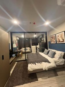 For RentCondoRatchadapisek, Huaikwang, Suttisan : ☕📣 Condo for rent XT Huai Khwang, price 17000/month, Building A, 33rd floor, very beautiful view, room size 30 sq m.