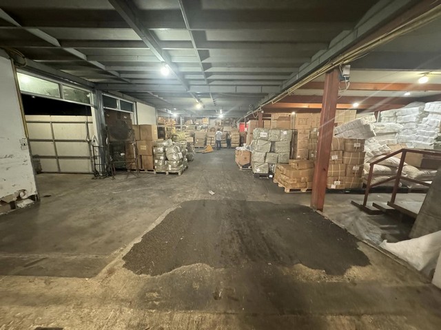 For RentWarehousePhutthamonthon, Salaya : BS1423 Warehouse for rent, size 3,000 sq m., Krathum Lom area, Phutthamonthon Sai 4, suitable for use as a warehouse or factory.