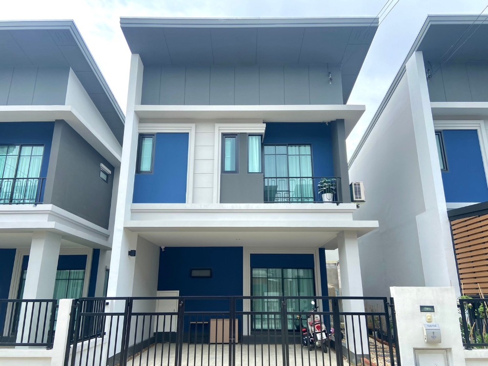 For SaleTownhouseNakhon Pathom : ✨Townhome style for sale, detached house. ✨The house is not attached to anyone, it is ready to move in. Plus free common areas for 1 year, Baan Fah Greenery Project, Theo Pinklao-Phetkasem.