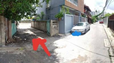 For SaleLandRatchathewi,Phayathai : Very cheap for sale, land in a prime location, 114 sq m, Inthamara 29, Soi 1, suitable for building a house, apartment.