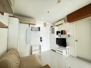 For RentCondoOnnut, Udomsuk : Short-term condo for rent, Aspire Sukhumvit 48, BTS Phra Khanong, for rent 13,000 baht, 1 bedroom, 1 bathroom, 32 sq m, 15th floor, Building S, furniture and appliances, city view, Chao Phraya River view.