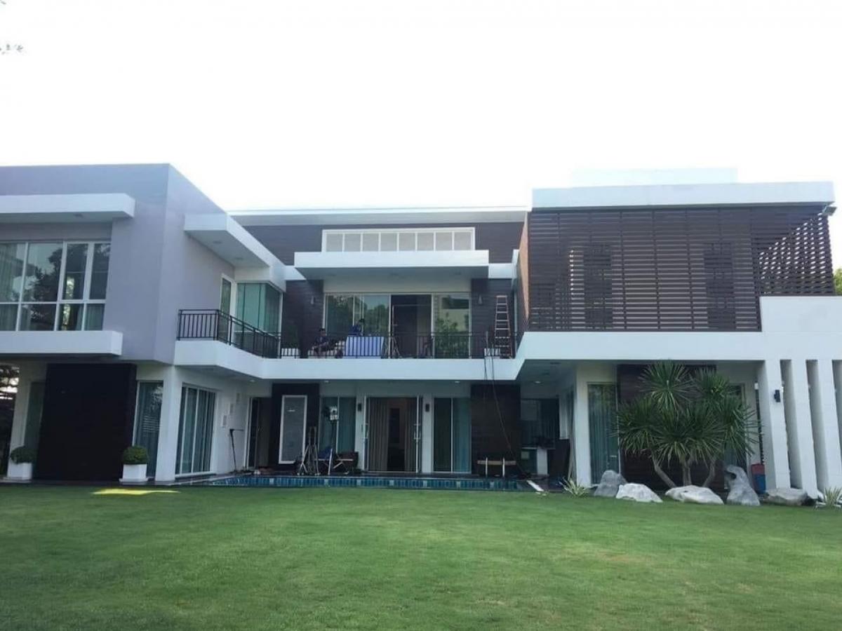 For SaleHouseNawamin, Ramindra : Modern luxury house for sale, 2 stories, Minburi, with swimming pool, 436 square meters, very big, very cheap, Minburi Road, Panya Golf Course.