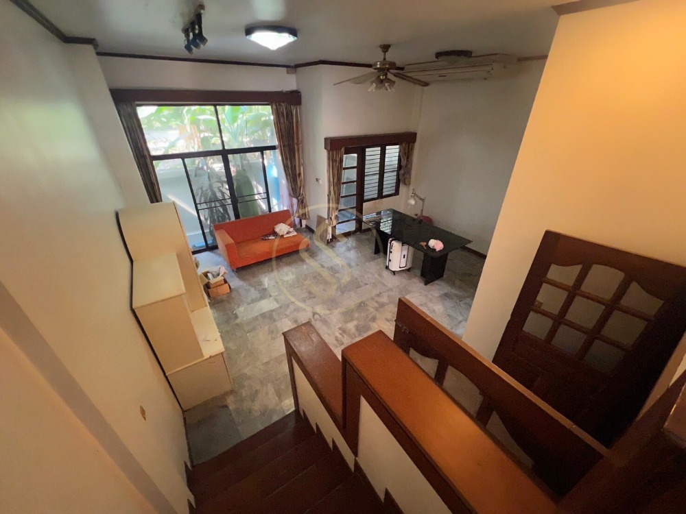 For SaleTownhouseAri,Anusaowaree : Urgent sale, 4-story townhome. Soi Aree Samphan 1, 30 square wah, 300 square meters