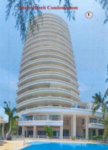 For SaleCondoCha-am Phetchaburi : Beachfront condo for sale, Sandy Beach Condominium in Cha-am project.