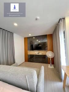 For RentCondoOnnut, Udomsuk : For rent at Aspire Sukhumvit-Onnut  Negotiable at @home999 (with @ too)