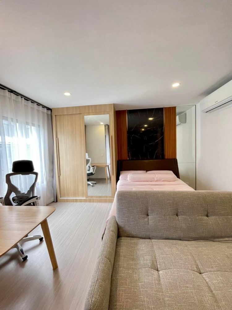 For RentCondoOnnut, Udomsuk : For rent: Aspire Onnut, studio room, 31 sq m, separate kitchen, 6th floor, Boutique Resort style condo, good common area, has a shuttle van to On Nut BTS station, beautiful room, fully furnished