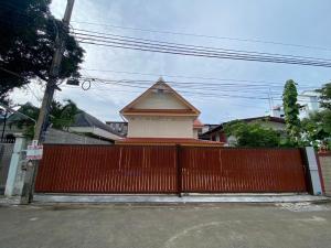 For RentHouseChokchai 4, Ladprao 71, Ladprao 48, : 2-storey detached house for rent, 72 sq m, Soi Lat Phrao 54, newly built in the style of a modern Thai house, parking for 4 cars, 150 meters from Lat Phrao Road, suitable for residence, business, cafe, co-working space.