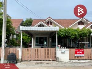 For SaleHousePattaya, Bangsaen, Chonburi : Semi-detached house for sale, Susabai Village, Phan Thong, Chonburi.