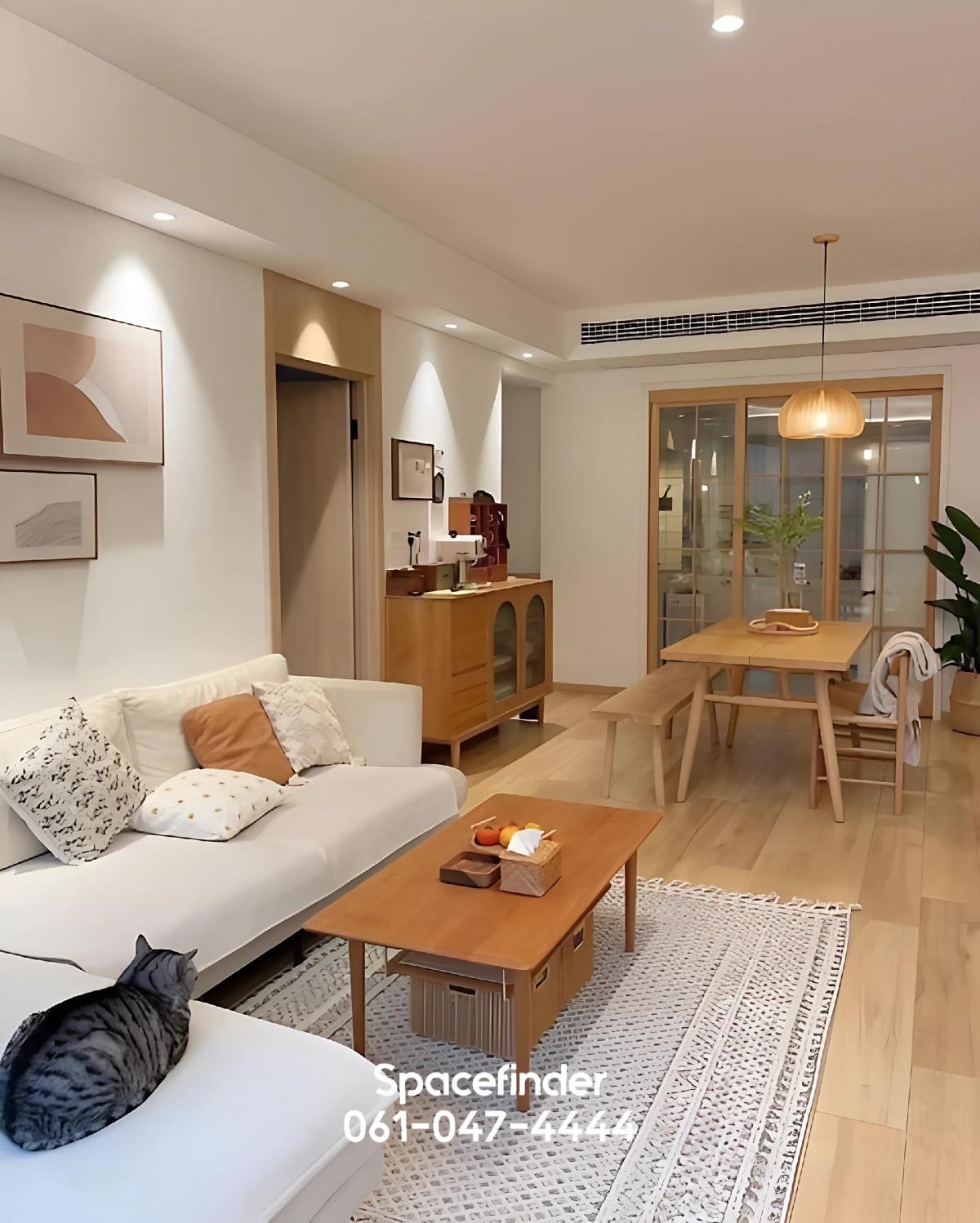 For RentTownhouseSukhumvit, Asoke, Thonglor : 3 Bedrooms Townhouse for Rent 900 m. to BTS Phromphong Call Spacefinder 061-047-4444 “Muji House“ 🐱🐾🐱 Small​ ​pet allowed 🐱🐾🐱200 sq.m.3 Bedrooms 3 BathroomsSemi-furnished with electric appliances including built-in oven and washer.