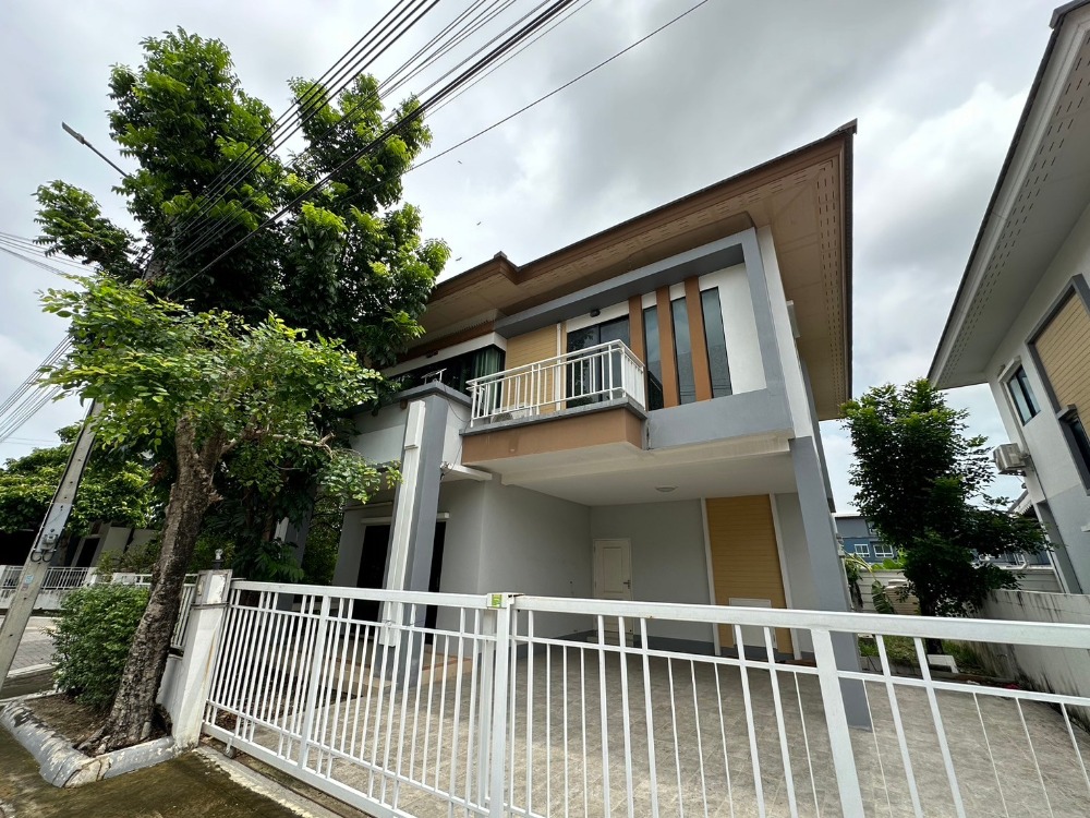 For SaleHouseLadkrabang, Suwannaphum Airport : Detached house, largest house model in RK Home Park 2 village, connects to Krungthep Kreetha, Srinakarin - Romklao, Motorway No. 7, Suvarnabhumi