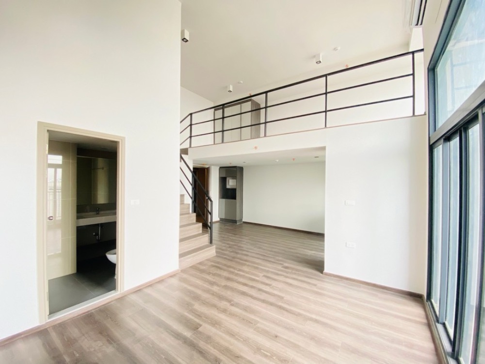 For SaleCondoRama9, Petchburi, RCA : Ideo Rama 9 - Asoke, 2 bedrooms, 2 bathrooms, 2-storey high ceiling, fully furnished, ready to move in, free transfer fee, common area and special discount, direct room, no agent.