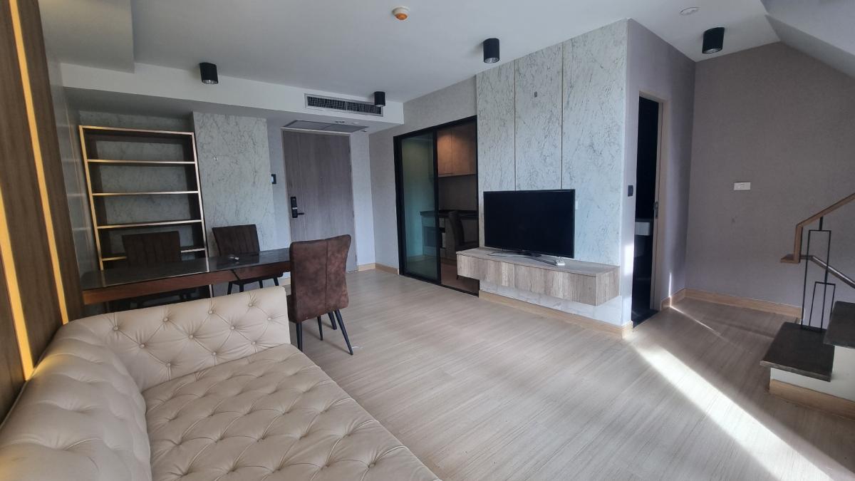 For RentCondoOnnut, Udomsuk : Condo for rent near BTS Bang Chak, The Unique Sukhumvit 62/1, 3 bedrooms, 3 bathrooms, has a private garage. Feels like home with an area of ​​130 sq m.