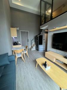 For RentCondoPattanakan, Srinakarin : Condo for rent in The Rich Rama 9-Srinakarin (ARL Huamark) (SA-01)