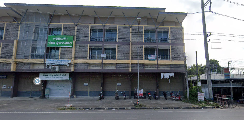 For SaleTownhouseChiang Rai : Urgent sale, commercial building, 3.5 floors, Den Ha - Dong Mada Road.