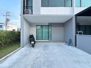 For RentTownhousePathum Thani,Rangsit, Thammasat : For rent, 2-story townhome, width 5.5 meters, Pleno Tiwanon.