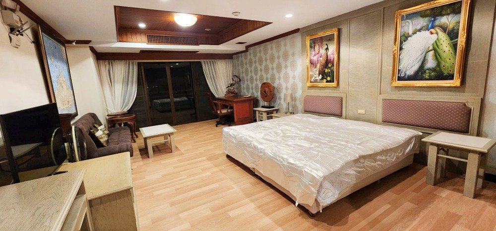 For SaleCondoCha-am Phetchaburi : For sale, Cha-am Grand Condotel Phetchaburi Condo, 1 bedroom, 1 bathroom, 57 sqm., 14th floor, seaview, next to the sea.