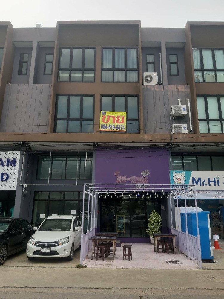 For SaleShophouseRatchadapisek, Huaikwang, Suttisan : Commercial building for sale, Soi Ratchadaphisek 19, next to Vibhavadi Road 16/17, 2 entrances, 3 and a half floors