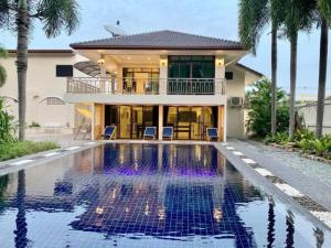 For RentHousePattaya, Bangsaen, Chonburi : For rent: Pool Villa Ban Huai Yai, 4 bedrooms, 6 bathrooms, size 16 sq m,