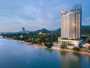 For RentBusinesses for saleSriracha Laem Chabang Ban Bueng : S. Sriracha Hotel & Residence has monthly and yearly rooms for rent.