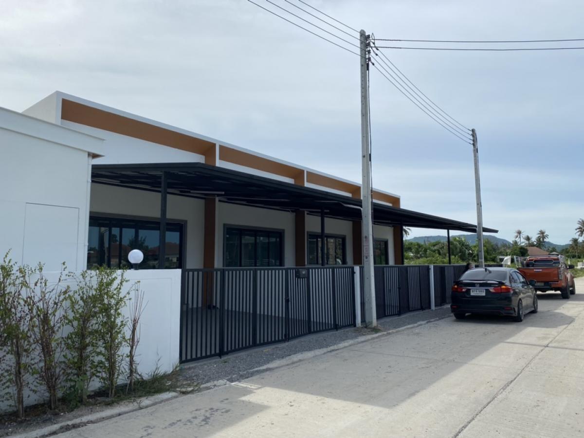 For SaleTownhouseHuahin, Prachuap Khiri Khan, Pran Buri : House for sale, direct installments, interest 0.75%, single-storey shophouse. New house ✨🌟 near 7-Eleven, entrance to Soi Wat Nikro, Nong Khon Market, Hin Lek Fai Subdistrict, Hua Hin District 🏠🏖️