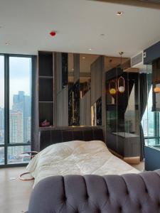 For RentCondoSilom, Saladaeng, Bangrak : (JN20008)🔥Best price🔥Ashton Silom @jin.th /please contract us😍