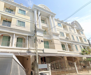 For RentTownhouseLadprao, Central Ladprao : Townhouse/Office, 324 sqm, Sukhonthasawat Rd, Lat Phrao