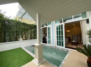 For SaleCondoPattaya, Bangsaen, Chonburi : Grand Florida Beachfront Pool Villa