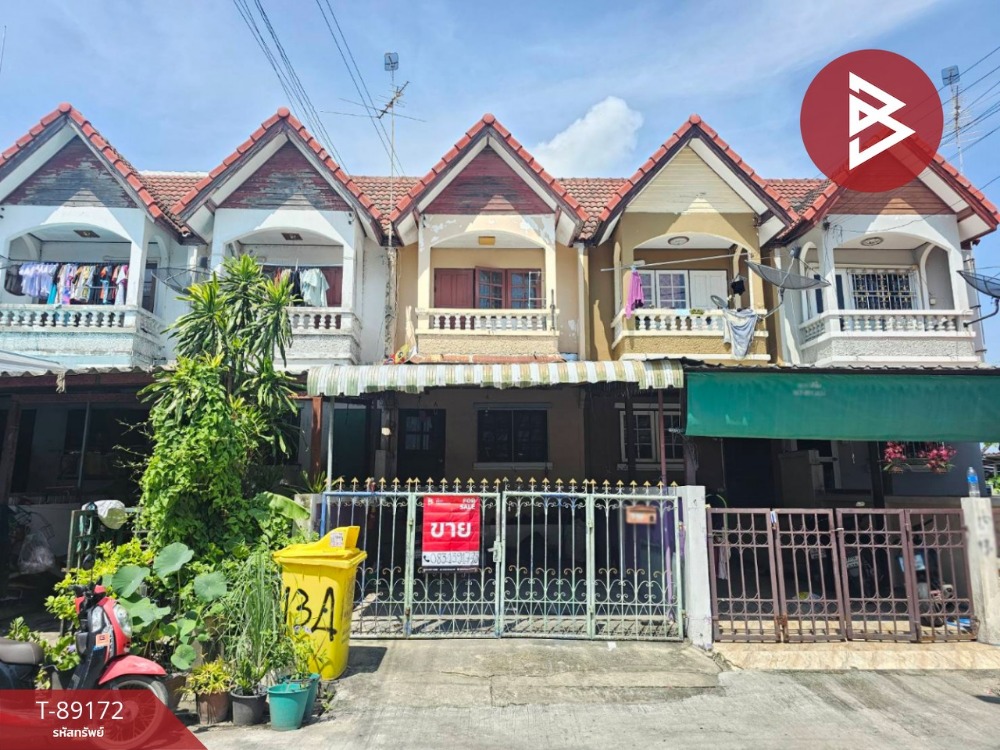 For SaleTownhouseSamut Prakan,Samrong : 2-story townhouse for sale, Warocha Village 7, Bang Bo, Samut Prakan.