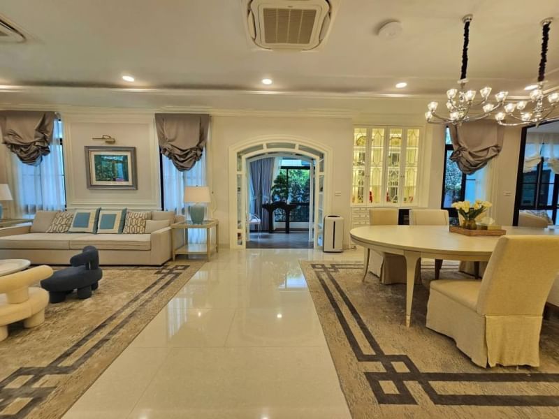 For RentHousePattanakan, Srinakarin : sale/rent: Luxury village Nantawan Rama9- New Krungthepkreeta Nantawan Rama 9- Krungthep Kreetha, newly cut, beautifully decorated, 5 bedrooms, garden front/clubhouse front, location Krungthep Kreetha, Srinakarin, near Suvarnabhumi Airport.