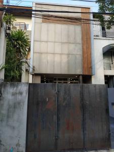 For RentHome OfficeRatchadapisek, Huaikwang, Suttisan : Home office, 3.5 floors, good location, beautifully decorated, for rent in Ratchadaphisek-Lat Phrao area. Near Chandrakasem Rajabhat University