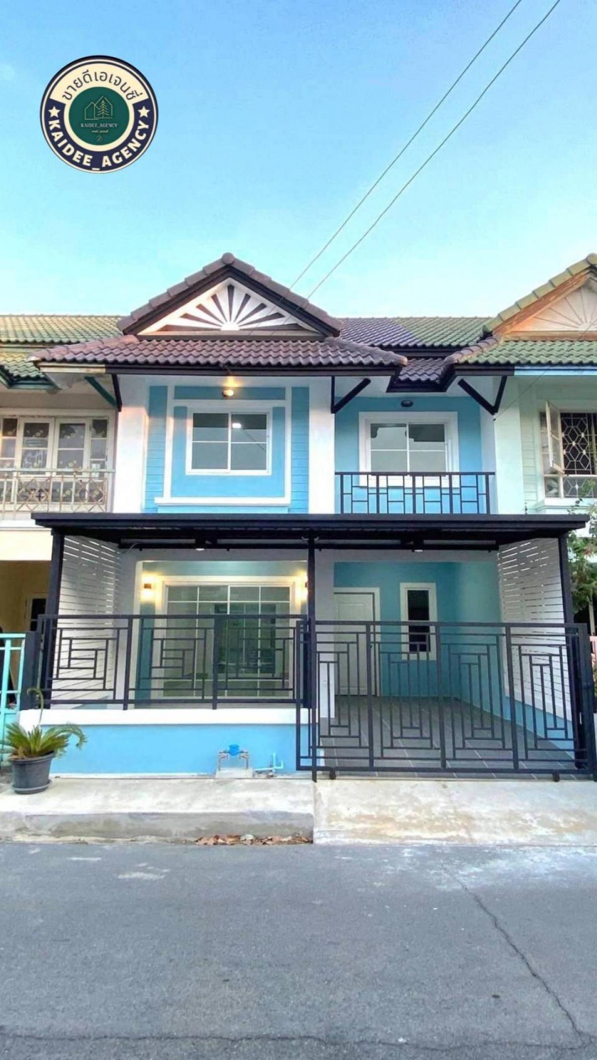 For SaleHouseNonthaburi, Bang Yai, Bangbuathong : Newly decorated townhouse Pruksa Village 14 A Bang Bua Thong, Soi Wat Lat Pla Duk, Central Westgate, Bang Yai Market, Kasemrad Hospital, Rattanathibet, Kanchanaphisek Road and the Purple Line. Khlong Bang Phai Station