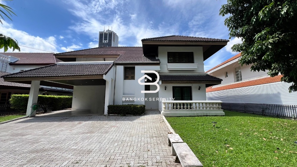 For RentHouseSamut Prakan,Samrong : House for rent at Lakeside Villa 1 Village, Bangna Km.5